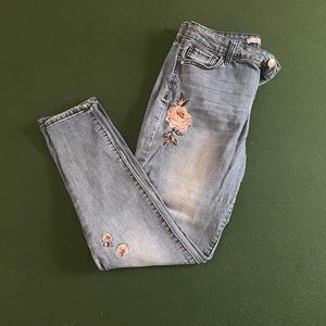 Tinseltown Rose Appliqué Jeans